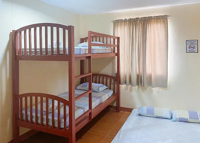 Reddoorz @ La Briana Bantayan Cebu Hotel 2*