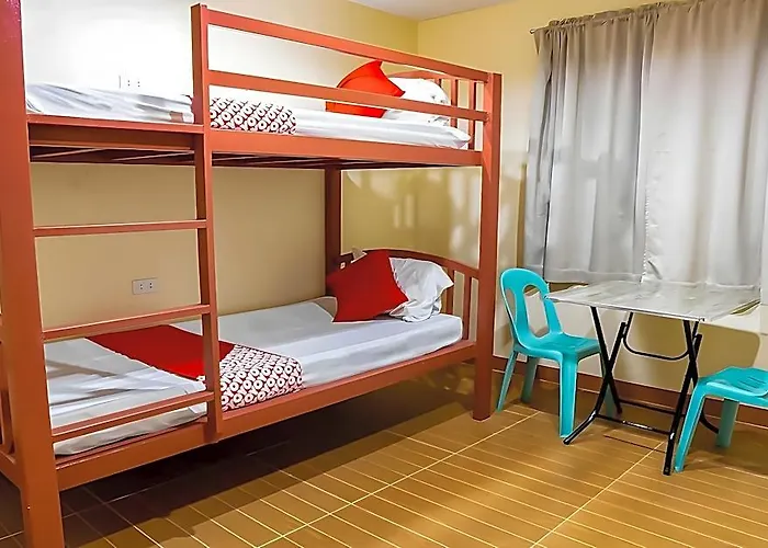 Reddoorz @ La Briana Bantayan Cebu Hotel 2*